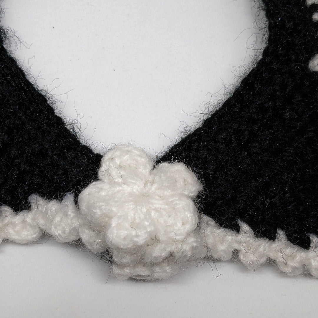 HRIKU® Christmas Wool Crochet Cat Muffler - Cozy & Festive (Black)