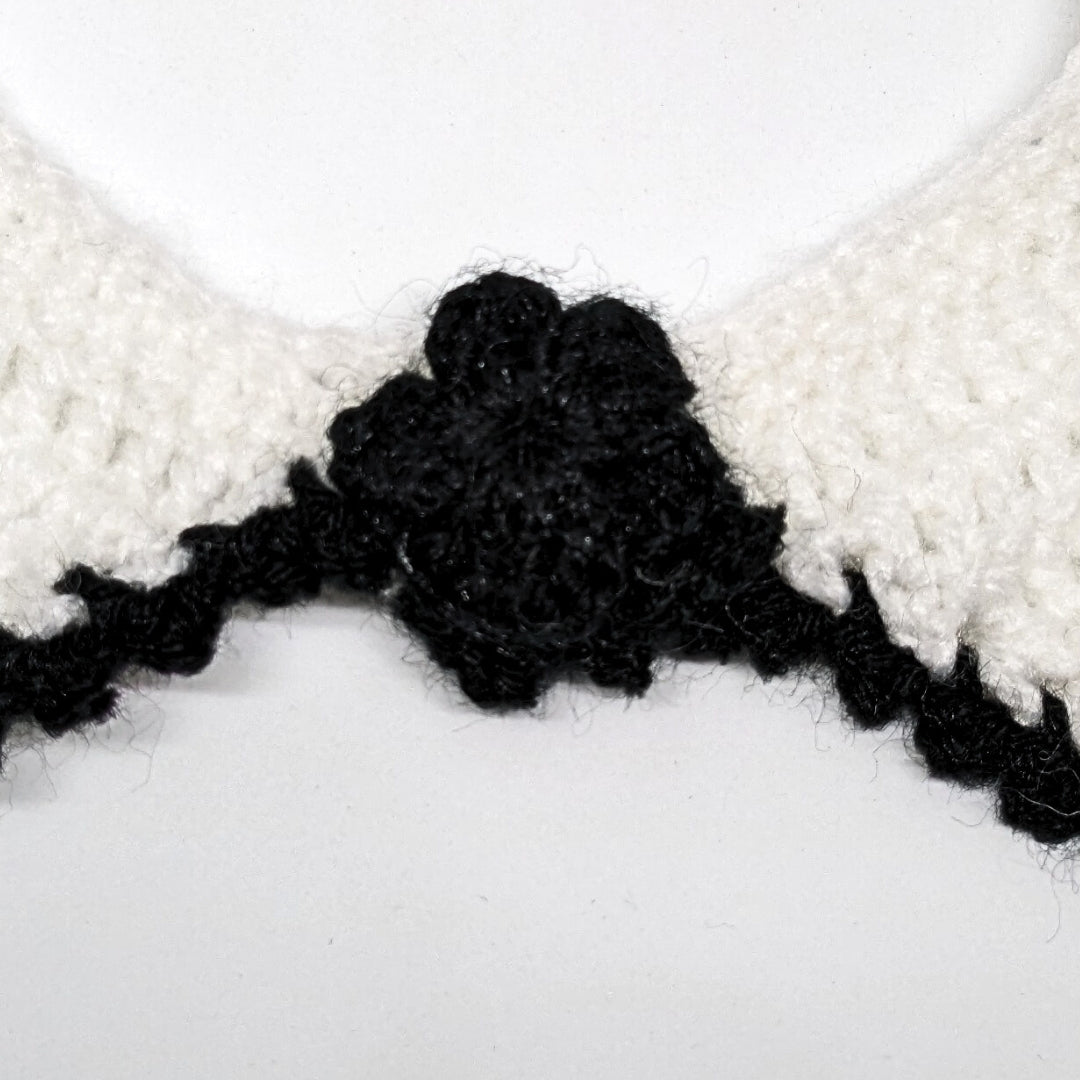 HRIKU® Christmas Wool Crochet Cat Muffler - Cozy & Festive (White)